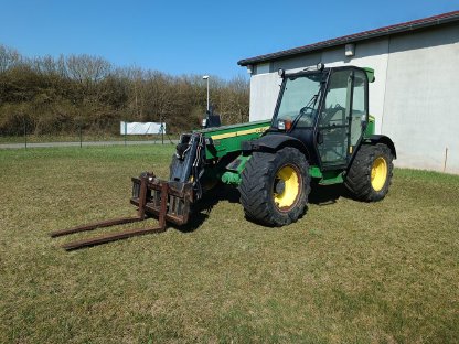 John Deere 3415: Teleskoplader