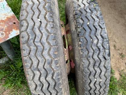 Bild 3:Reifen 8.25R20