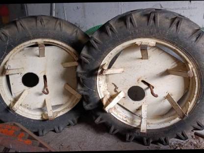 Bild 3:Zwillingsräder für Lindner 420