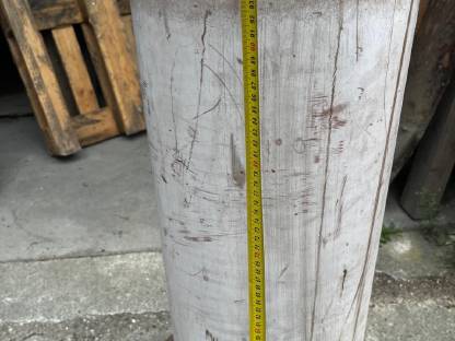 Bild 4:Futtersilo für Hühner