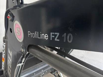 Bild 2:Frontlader Stoll Profiline FZ 10