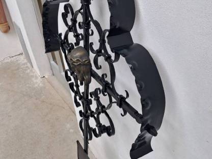 Bild 2:Schmiedeisernes Kreuz