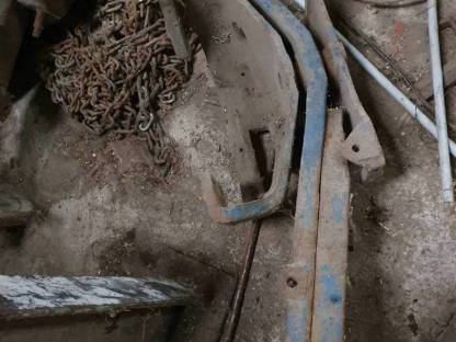 Bild 2:Hinter- und Vorderachsteile