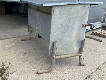 Bild 2:Kälberfutterautomat