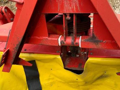 Bild 3:Pöttinger Trommelmähwerk