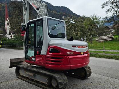 Bild 3:Takeuchi TB290 Bagger Powertilt Holzzange