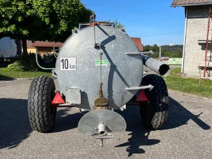 Bild 4:Vakuumat Güllefass 2.200 l