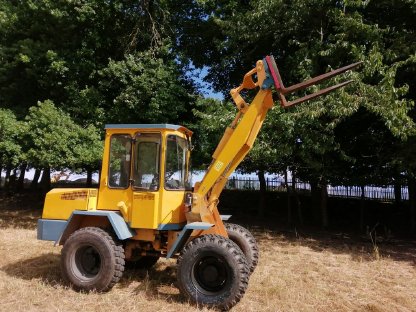 Bild 8:Radlader Liebherr wenige Stunden, Atlas Cat Komatsu Kramer