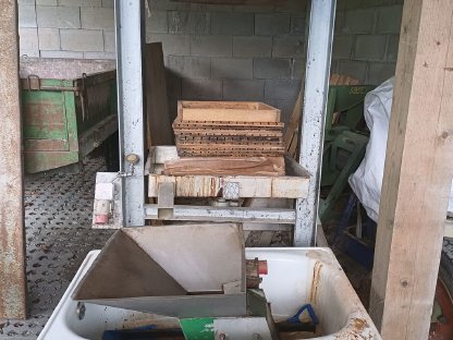 Bild 2:Hydraulische Mostpresse