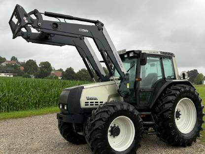 Bild 2:Valtra 6850