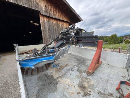 Bild 2:Wildkrautbürste