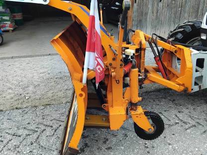 Bild 4:Kahlbacher Schneepflug Vampir Pro