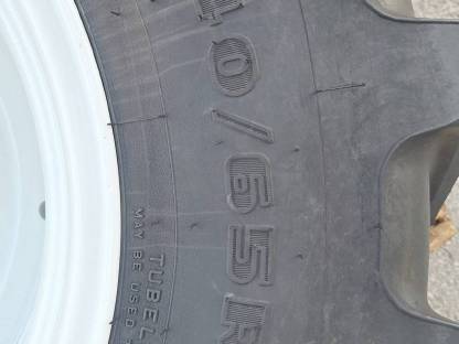 Bild 9:Traktorräder Satz Kompletträder 440/65R24 540/65R34