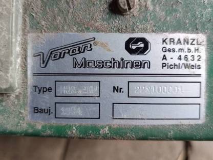 Bild 3:Getreidequetsche Voran