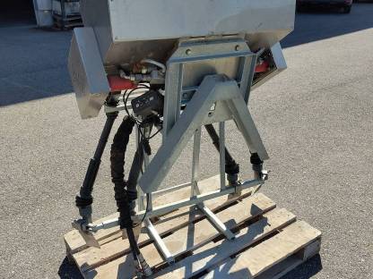 Bild 7:Düngerstreuer Reihenstreuer Weinbau Obstbau