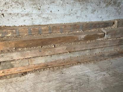 Bild 2:Alte Holzbalken