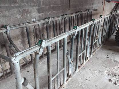 Bild 2:Stalleinrichtung