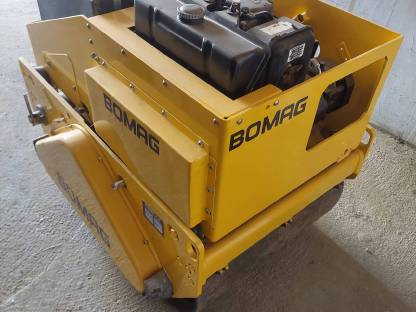 Bild 9:Bomag BW75H Walze