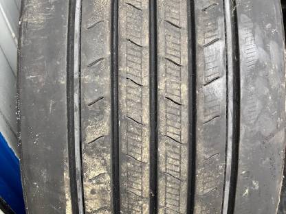 Bild 3:Reifen 355/50 R22.5