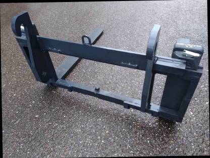 Bild 2:Palettengabel mit Weidemann Aufnahme