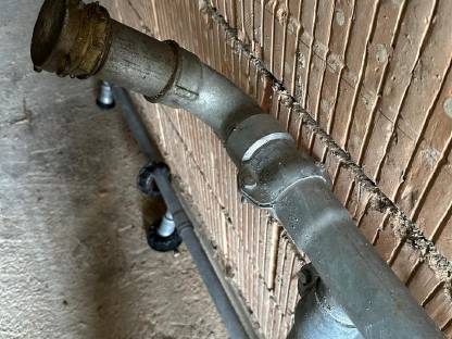 Bild 4:Schütz Dieseltank Heizöltank 1.000 l Füllleitungen