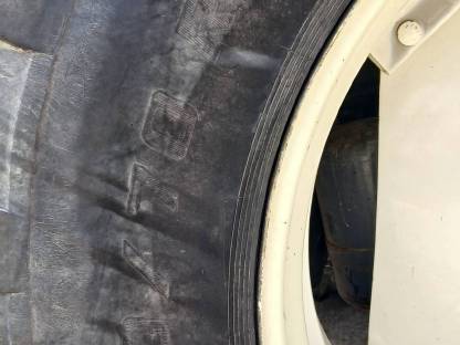 Bild 6:Traktorreifen