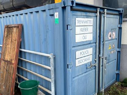 Container