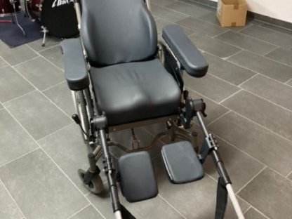 Bild 3:Multifunktionsrollstuhl Vermeiren