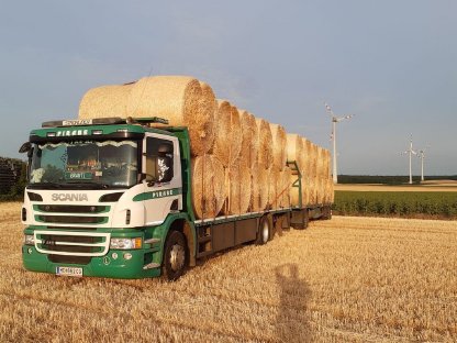 Bild 4:Stroh Heu Grumet Silageballen Maissilageballen