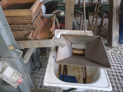 Bild 3:Hydraulische Mostpresse