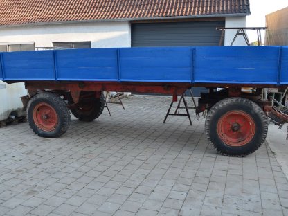 Bild 2:Zwei-Seitenkipper 8 t