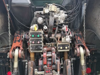 Bild 3:Massey Ferguson 8280 Traktor