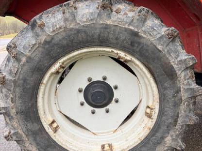 Bild 5:Traktorreifen 420/70-R28