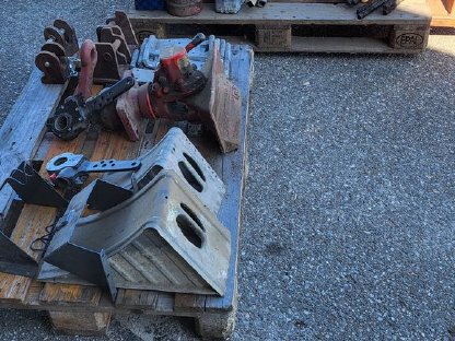 Bild 2:Anhängerbau - Teile