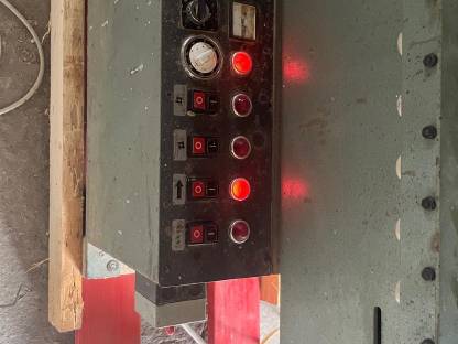 Bild 4:Holzher Kantenanleimmaschine