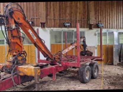 Bild 4:Forstanhänger mit Penz Kran