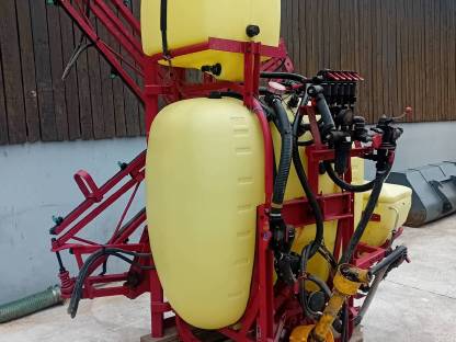 Bild 3:Feldspritze Hardi 12 m