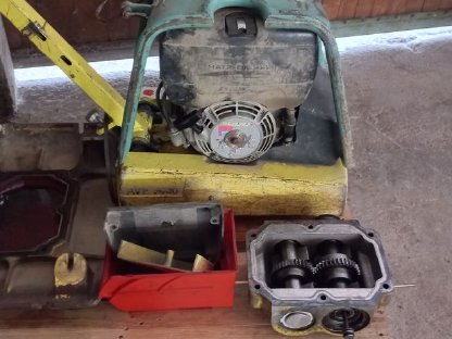 Ersatzteilträger Rüttelplatte Ammann AVP 3020