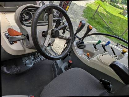 Bild 9:McCormick X4.35 Traktor