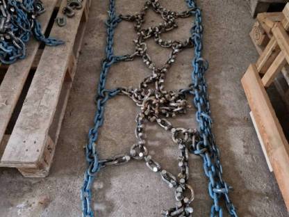 Bild 4:Pewag Forstgrip, Stachelketten mit Spannkette