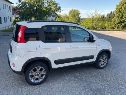 Bild 2:Fiat Panda Allrad Diesel weiß