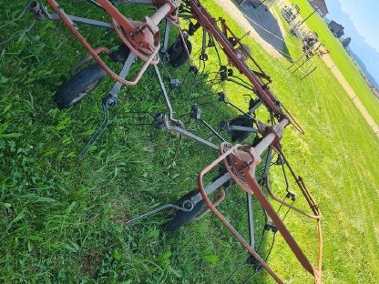 Bild 2:Deutz Fahr 6er Kreisler Heuwender KH700