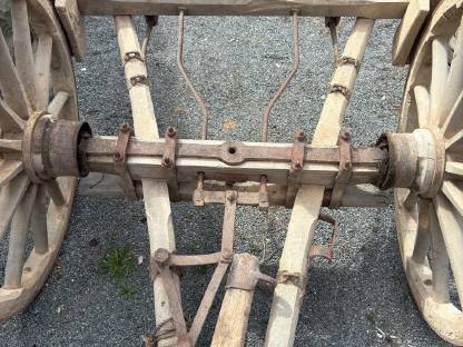 Bild 6:Holzpferdewagen, Kutschfahrgestell mit Eisenbereifung