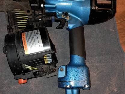 Bild 2:Druckluftnagler nagler nagelpistole schussapparat coilnagler