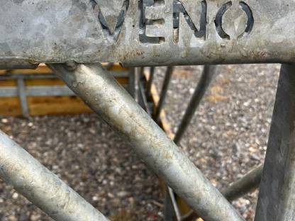 Bild 3:Futtergatter für Schafe und Ziegen