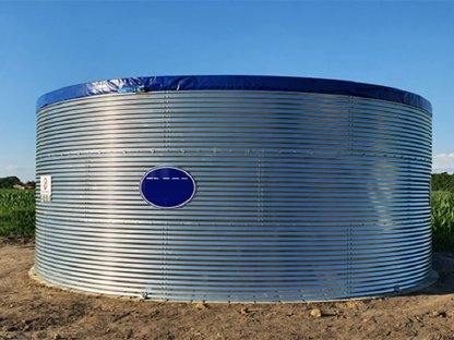 Bild 2:Wasserspeicher, Tränkewagen, Tiefenlockerer