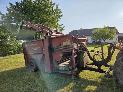 Bild 2:Strautmann Herkules Silokamm