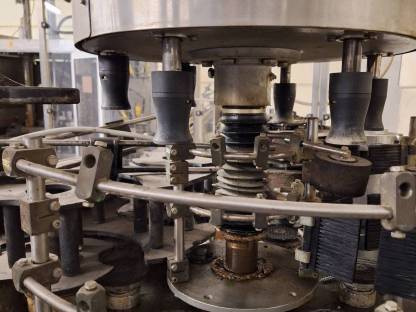 Bild 6:Leimetikettiermaschine