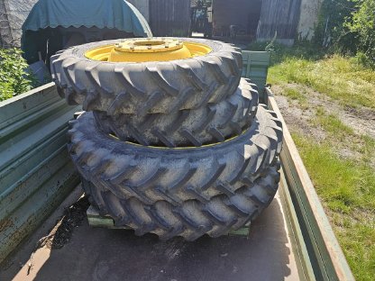 Bild 2:Traktorreifen 2x270/95R32, 2x320/90R46