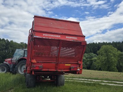 Bild 9:Ladewagen Pöttinger Siloprofi 3